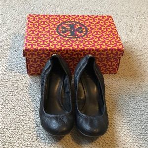 Tory Burch black leather wedges sz 7.5